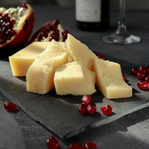 wine with cheese and fruit
